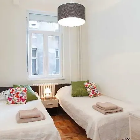 3 Bedroom Square 贝尔格莱德