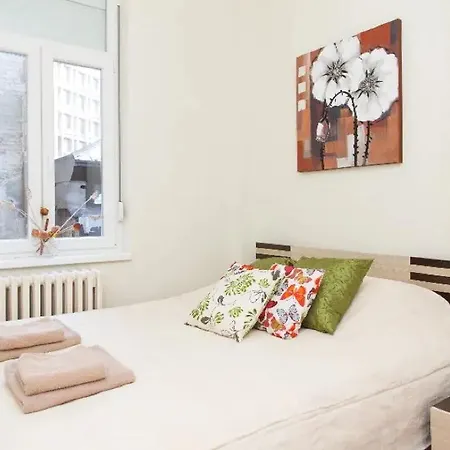 3 Bedroom Square 公寓 *